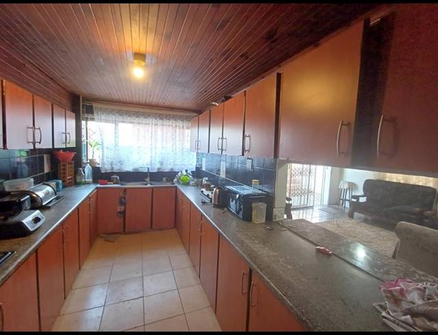 5 BEDROOM HOUSE FOR SALE IN STONEBRIDGE